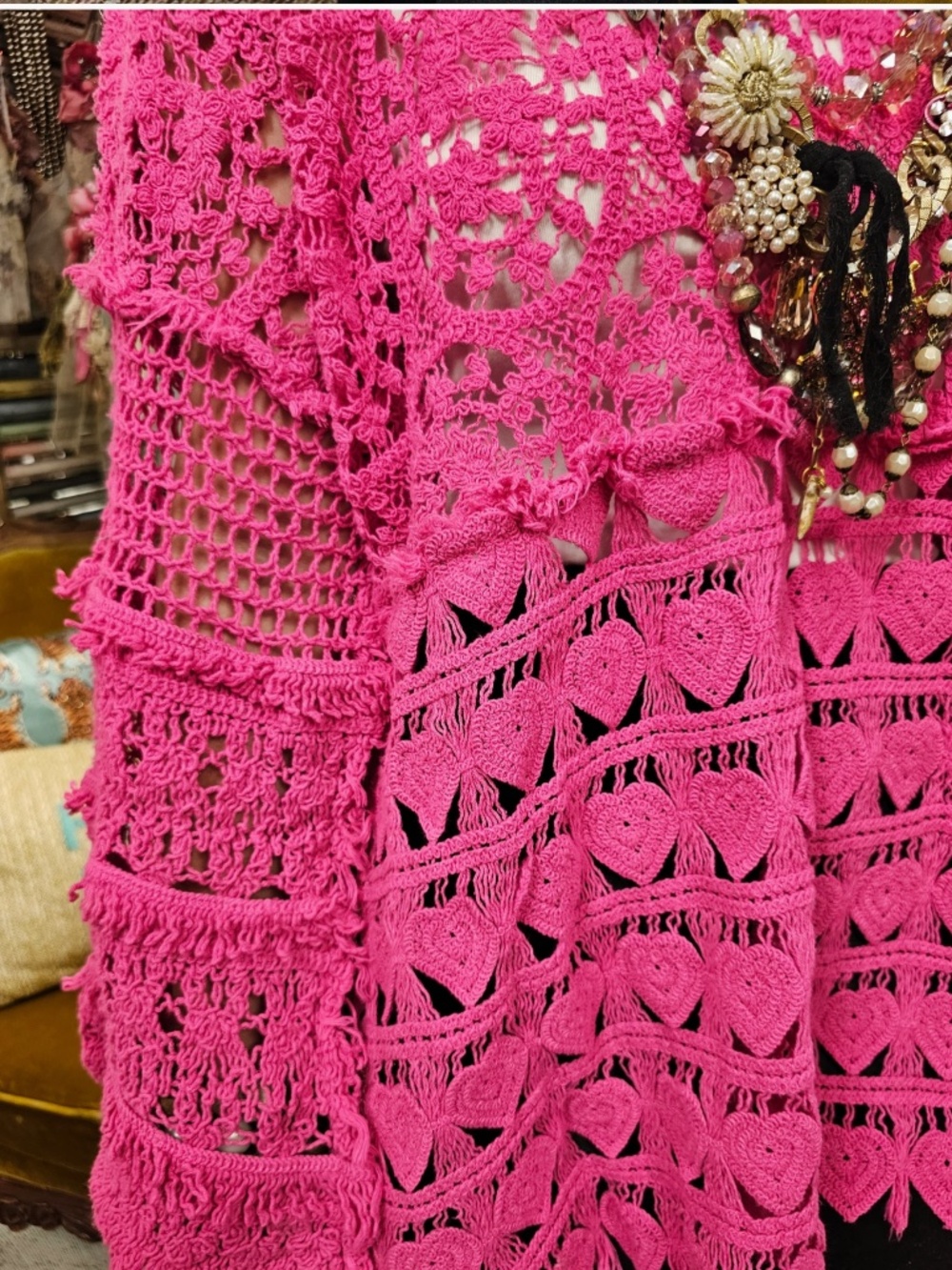 🎉 A RARE BIRD “ QUINCY “ A RARE BIRD HAND MADE CROCHET HEART SWEATER 54 - Picture 3 of 7